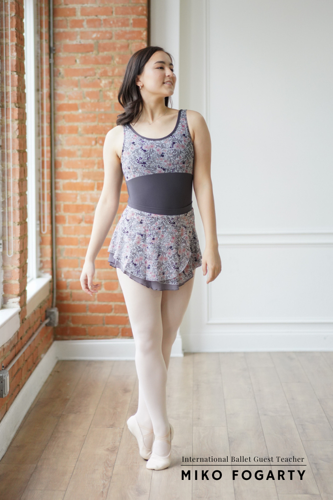 BELLA in Chelsea · Charcoal
