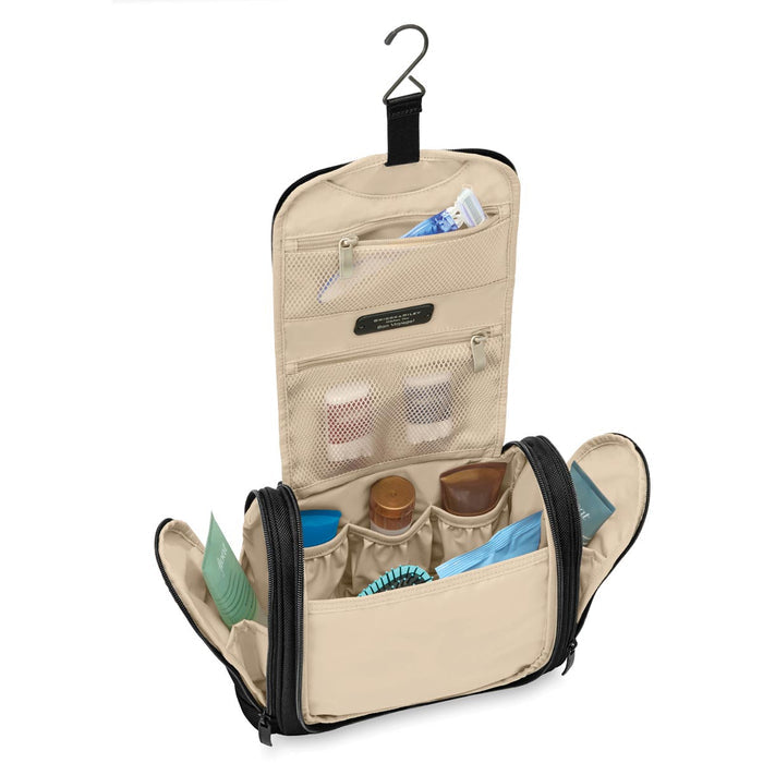 Briggs & Riley Baseline Deluxe Hangable Kit - inside