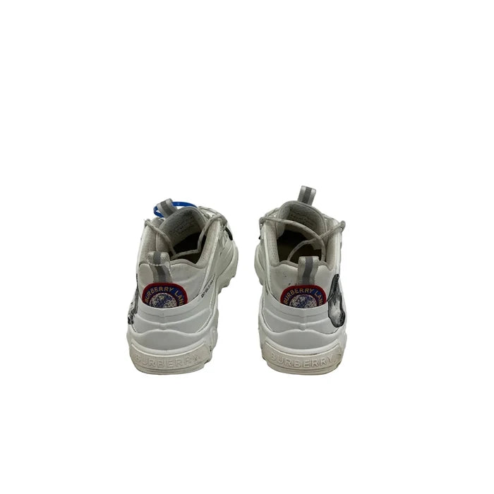 Clearance-Shoes Luxury Designer By Burberry In White, Size: 10