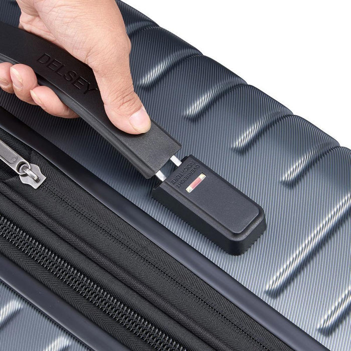 Delsey Cruise 3.0 28" Expandable Spinner - overweight indicator