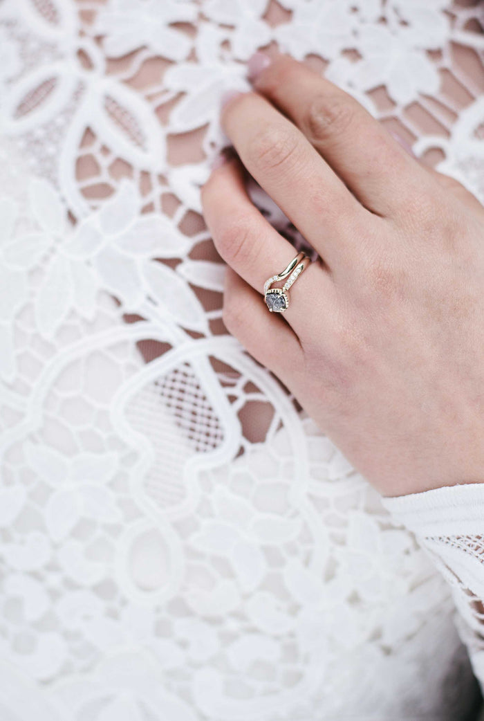 Diamond Ring Set in White Pearl