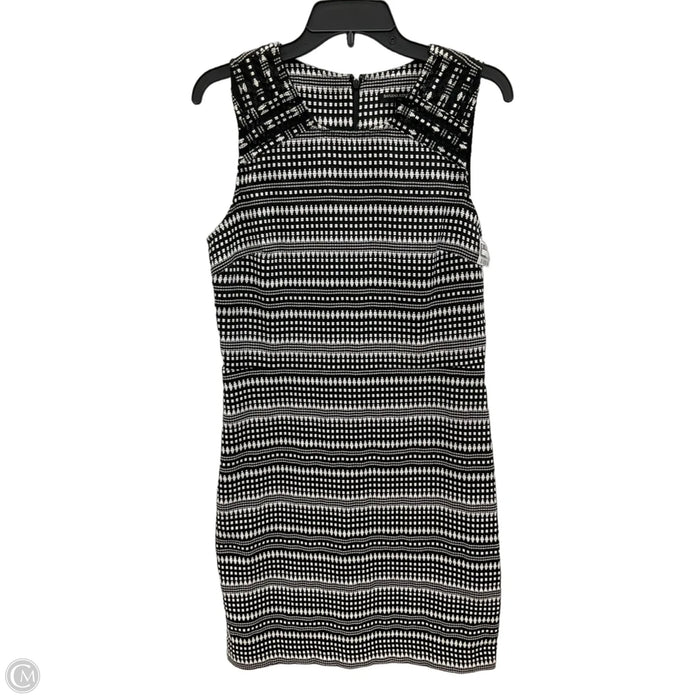 Dress Casual Short By Banana Republic In Black & White, Size: M