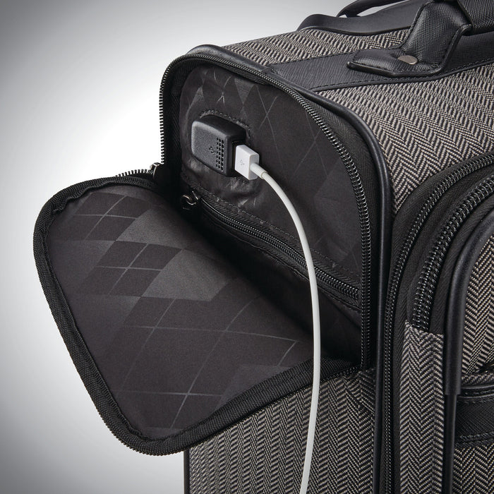 Hartmann Herringbone Deluxe Carry On Expandable Spinner - usb port