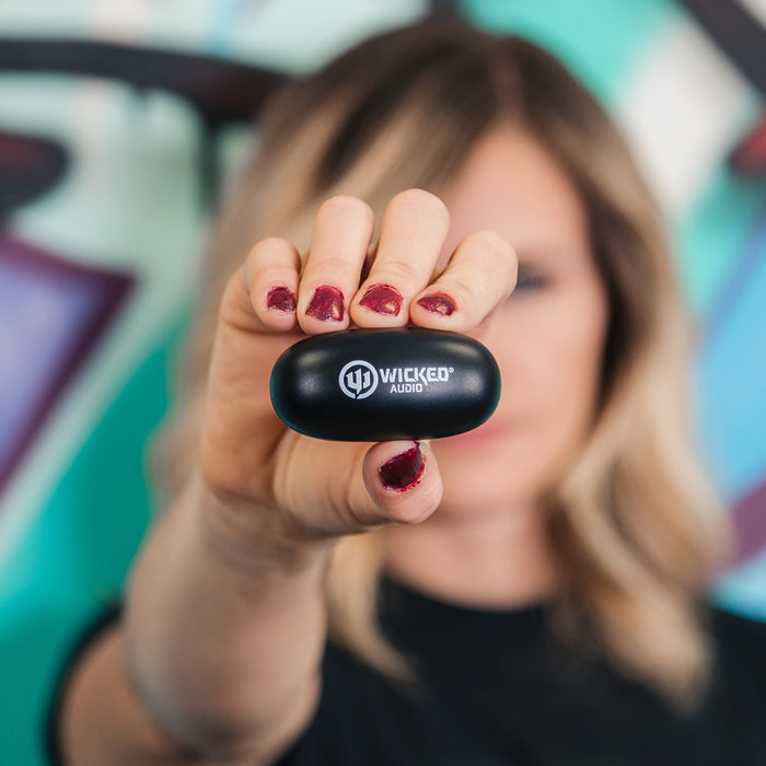 Mojo 300 in woman's hand