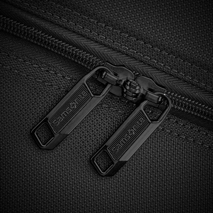 Samsonite Insignis Medium Expandable Spinner - locking zipper pulls