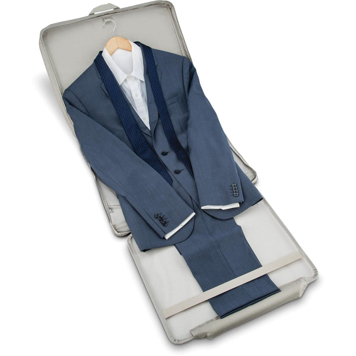 Samsonite Silhouette 17 Medium Hardside Spinner - hanging garments