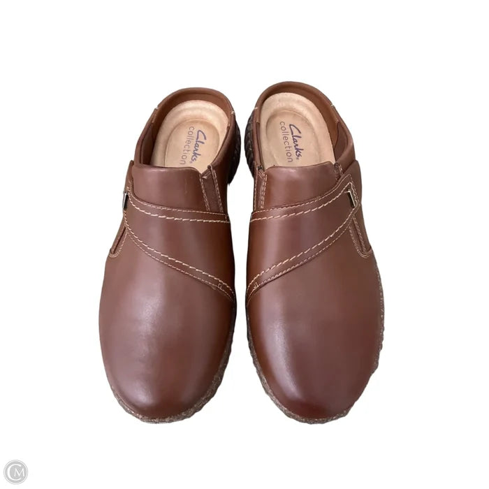 Shoes Flats By Clarks In Brown, Size: 8