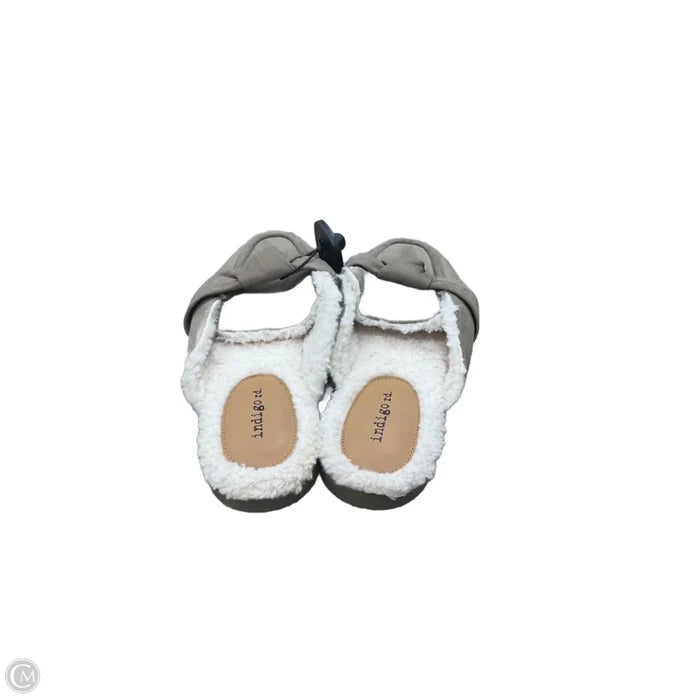 Shoes Flats By Indigo Rd In Taupe, Size: 9.5