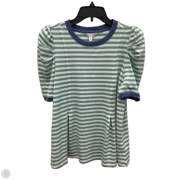 Top Short Sleeve By Crown And Ivy In Green, Size: S