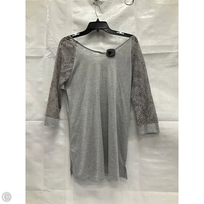 Top Short Sleeve By Simply Noelle In Grey, Size: S