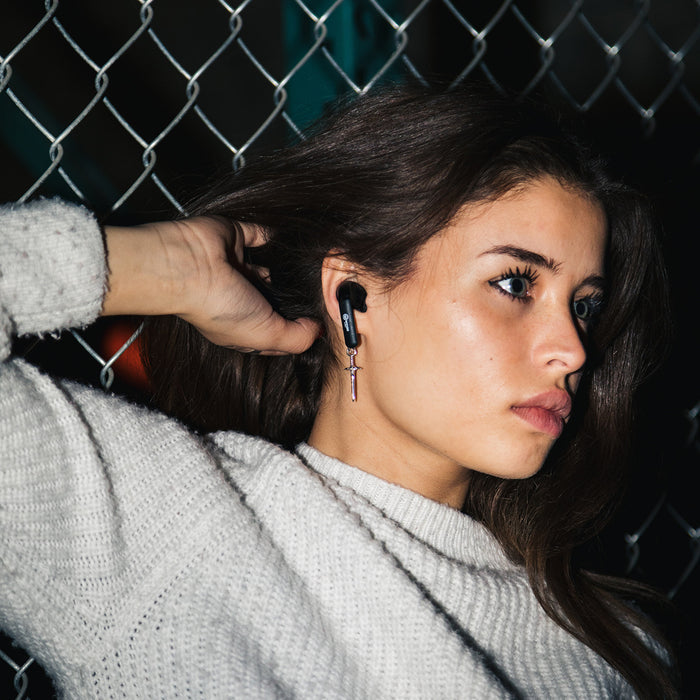 Woman wearing Mojo 500